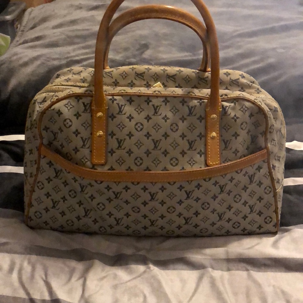 Louis Vuitton VINTAGE AUTHENTIC purse